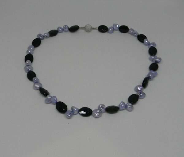 Kette Onyx, Keshiperlen, hellblau, Magnetverschluss, silberfarben