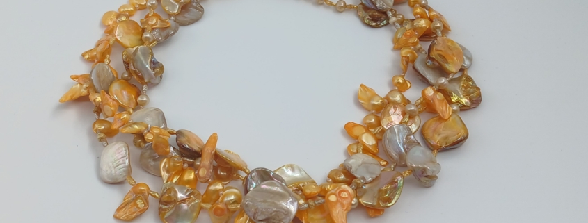 Collier 4-reihig, Perlmutt, Süßwasserperlen, gelb, natur